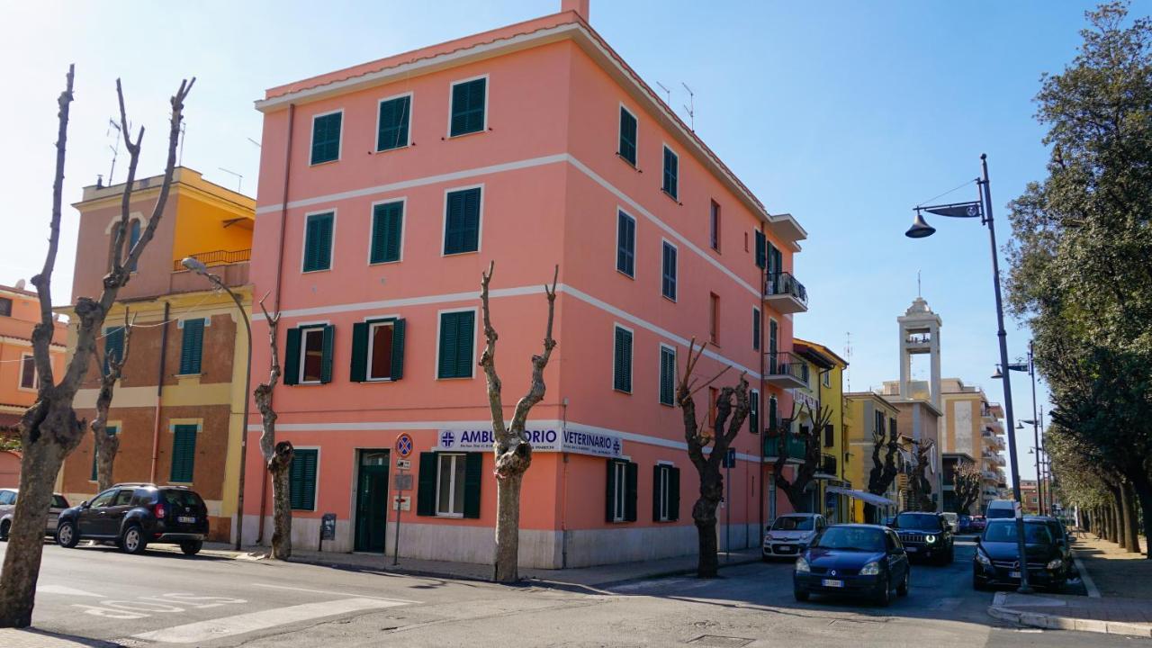 Ferienwohnung Lighthouse Ladispoli Al Mare Exterior foto